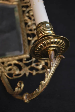 Beautiful Pair of French late 19th Century bonze sconces