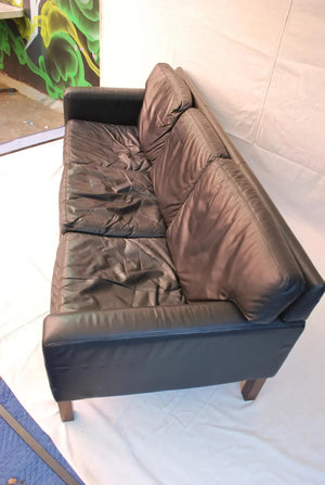 sexy leather sofa design by Erik Jorgensen