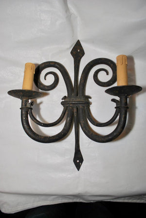 Elegant Pair of 1920s French Handmade Wrought Iron Sconces